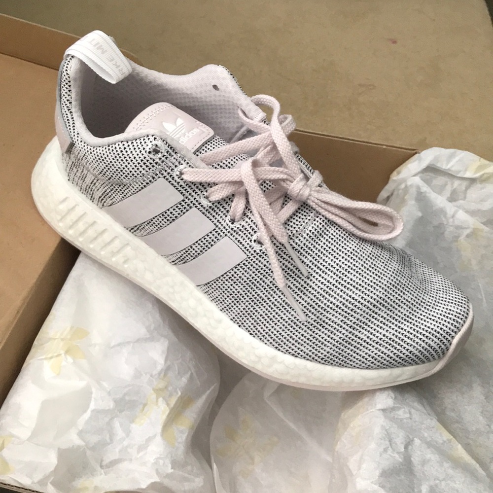 Women’s NMD R2 Adidas Originals